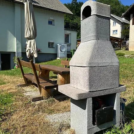 Apartma Rekar - A House, Where Relax In The Embrace Of Nature Hébergement de vacances Jesenice