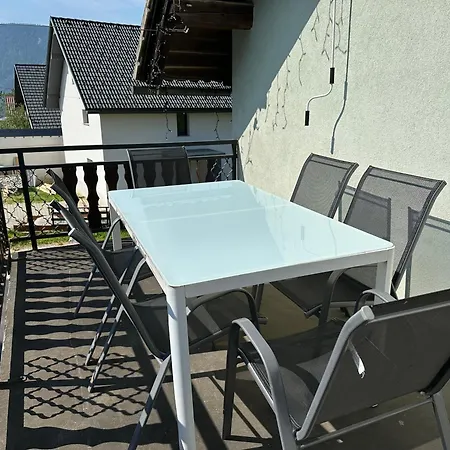 Hébergement de vacances Apartma Rekar - A House, Where Relax In The Embrace Of Nature Jesenice