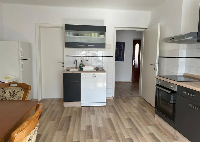 Apartma Rekar - A House, Where Relax In The Embrace Of Nature בית נופש