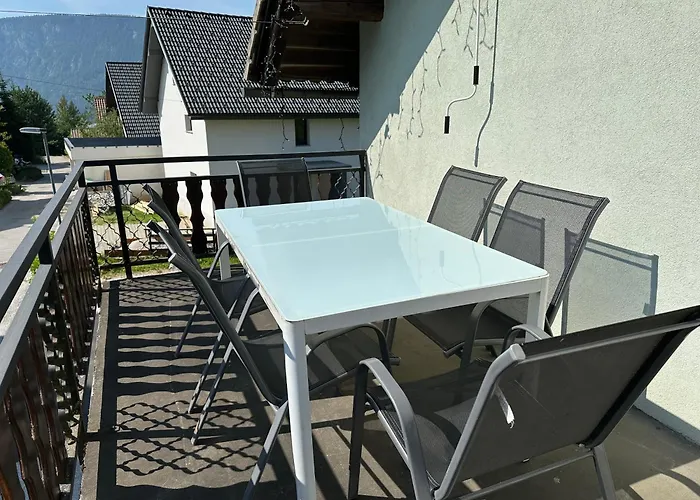 Dom wakacyjny Apartma Rekar - A House, Where Relax In The Embrace Of Nature Jesenice