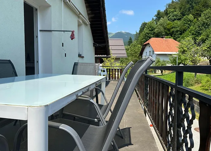 Apartma Rekar - A House, Where Relax In The Embrace Of Nature Jesenice